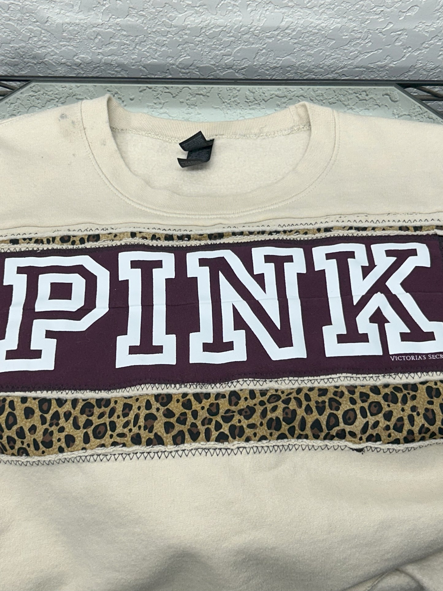 Upcycled/Reworked Cream & Tan Cropped Sweatshirt with Leopard Print Sleeves & Pink Logo – W - XL